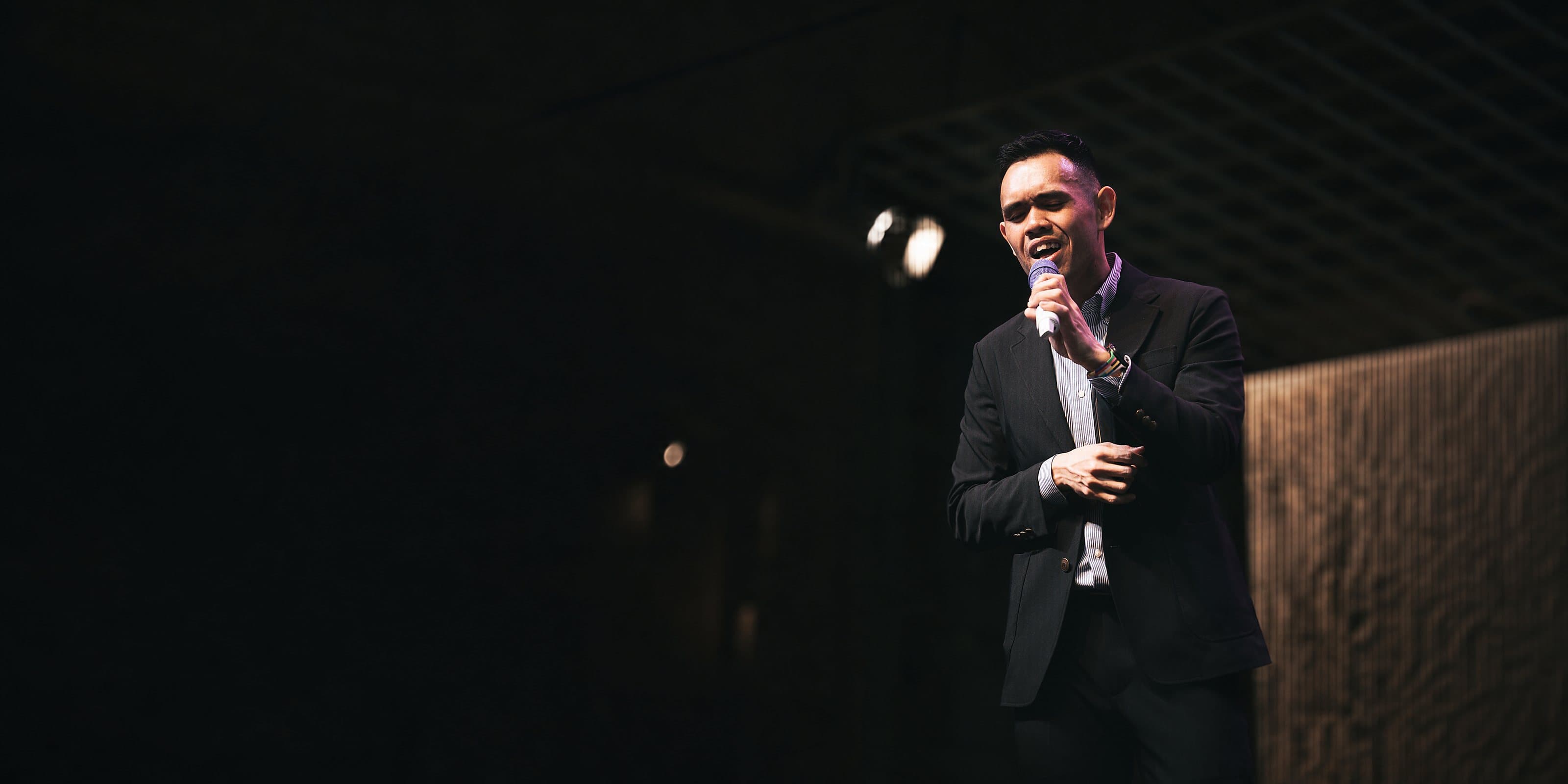 Jeremy Teng performing at Esplanade Concourse